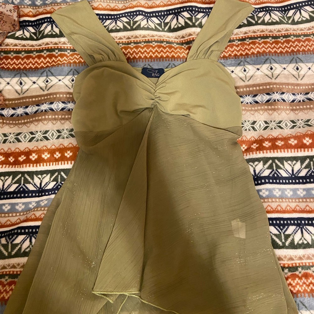 Green sparkly tank top! 🌿